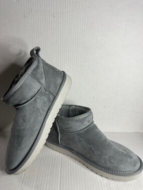 Maurices Men's Gray Suede Ankle Boots